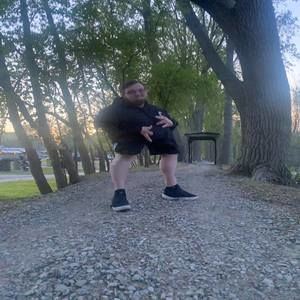 Meet your Posher, Max